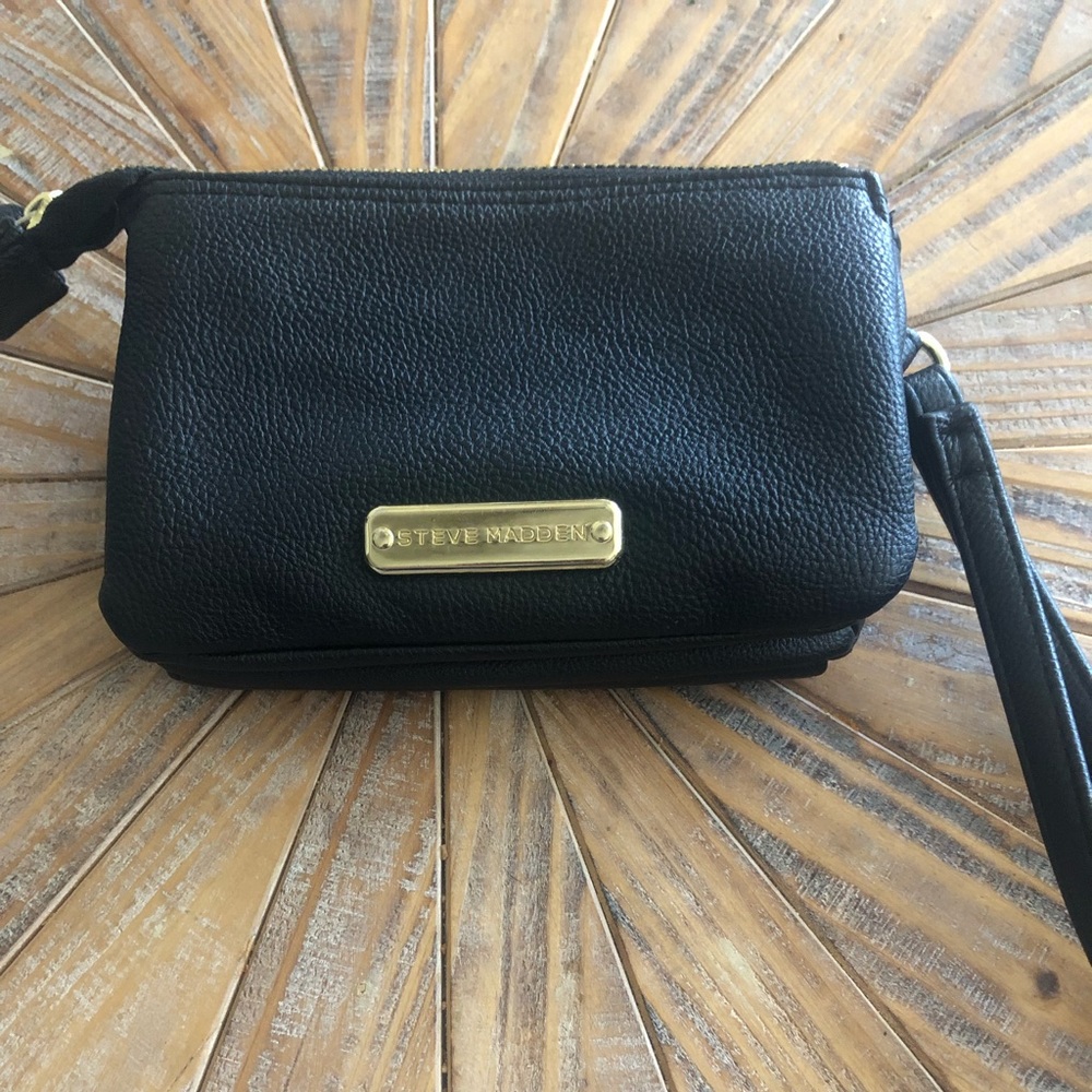 Steve Madden wristlet